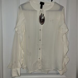 Scoop Cream Blouse with Ruffle Sleeves Detail NWT ♥️